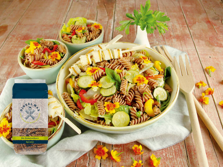 Vegetarisches Rezept: Dinkelvollkorn Spiralen mit Grillgemüse-Salat von DINKEL MAX