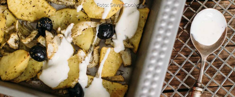 Vegetarisches Rezept: Fenchel-Kartoffeln-Oliven aus dem Ofen mit Zitronendip_1