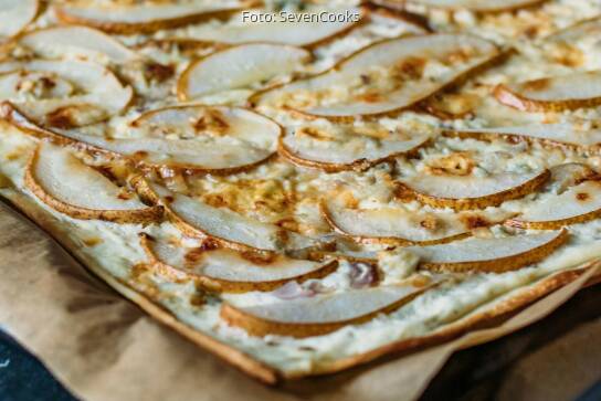 Flammkuchen mit Birne und Gorgonzola von SevenCooks