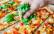 Vegetarisches Rezept: Flammkuchen mit Tomate und Rucola 3