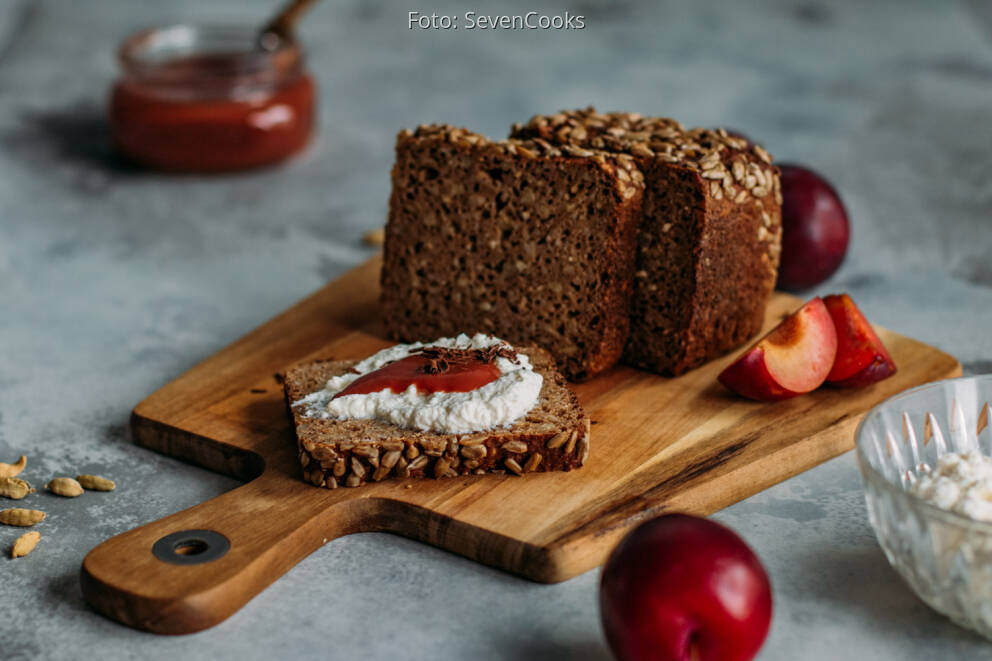 Schnelles Frühstücksbrot mit Ricotta und Pflaumenmus von RominaCooks