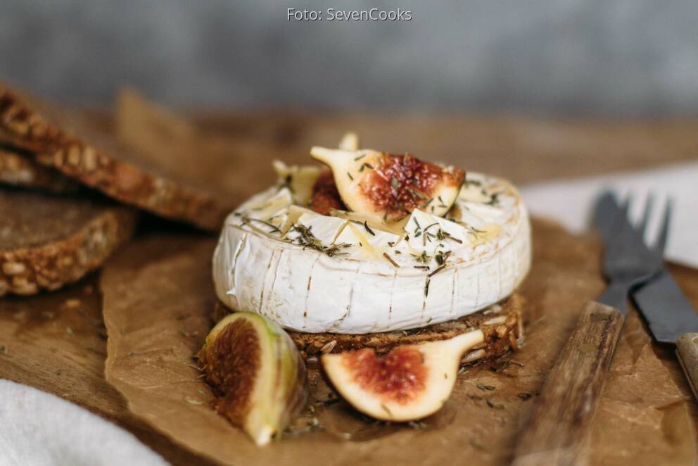 Gebackener Camembert auf Vollkornbrot von StefanieCooks