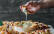 Vegetarisches Rezept: Gebackener Camembert mit Preiselbeer-Walnuss-Sticks