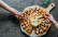 Vegetarisches Rezept: Gebackener Camembert mit Preiselbeer-Walnuss-Sticks