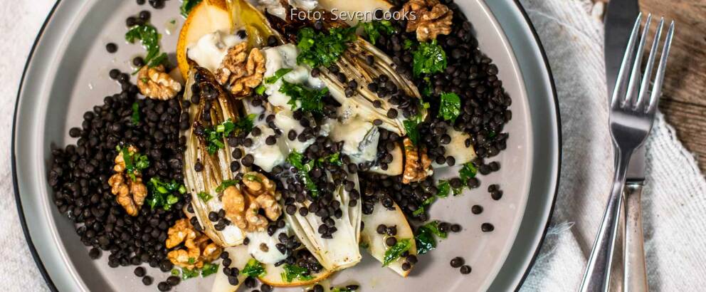 Vegetarisches Rezept: Gebackener Chicorée auf Linsen mit fein herbem Topping 2