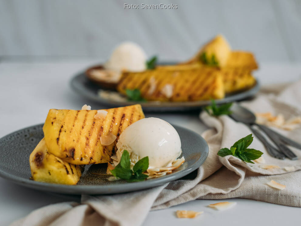 Gegrillte Ananas mit Kokos und Vanilleeis von SevenCooks