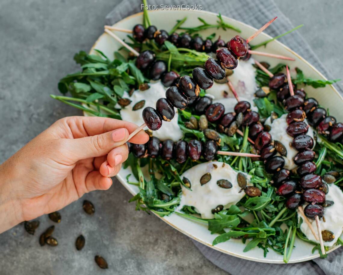 Vegetarisches Rezept: Gegrillte Traubenspieße mit Burrata 1