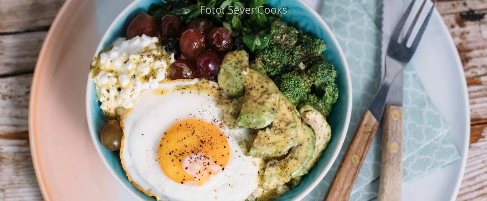 Vegetarisches Rezept: Hüttenkäse Bowl