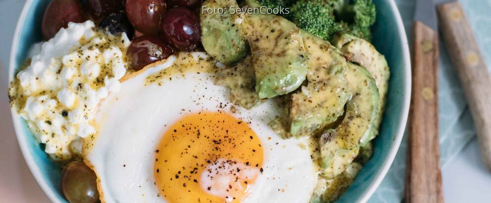Vegetarisches Rezept: Hüttenkäse Bowl