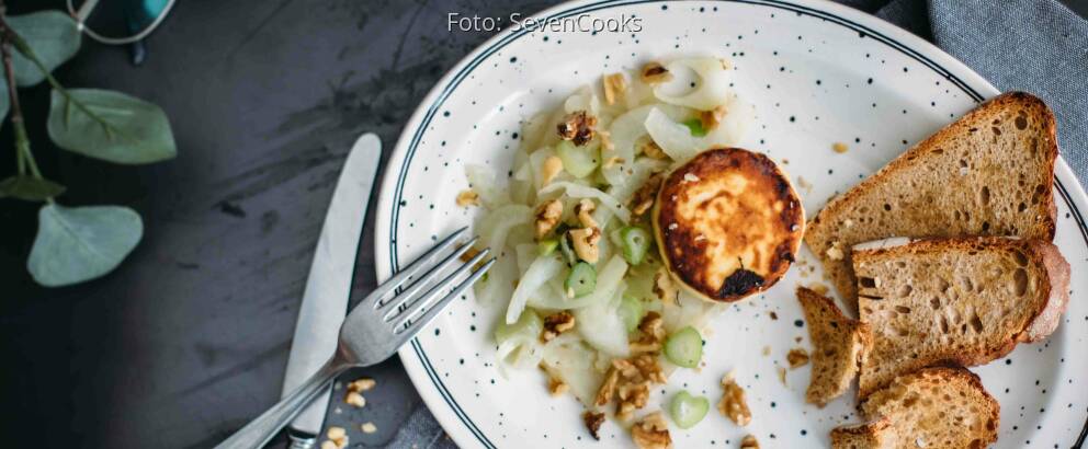 Vegetarisches Rezept: Karamellisierter Fenchel mit Ziegenkäse und geröstetem Brot