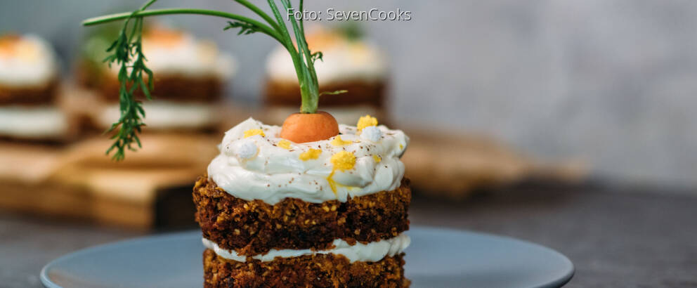 Vegetarisches Rezept: Karottentörtchen mit fruchtiger Frischkäsecreme_1