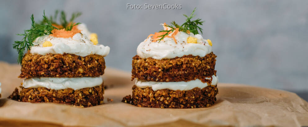 Vegetarisches Rezept: Karottentörtchen mit fruchtiger Frischkäsecreme_2