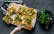 Vegetarisches Rezept: Kürbis-Flammkuchen mit Rucola-Haube 1