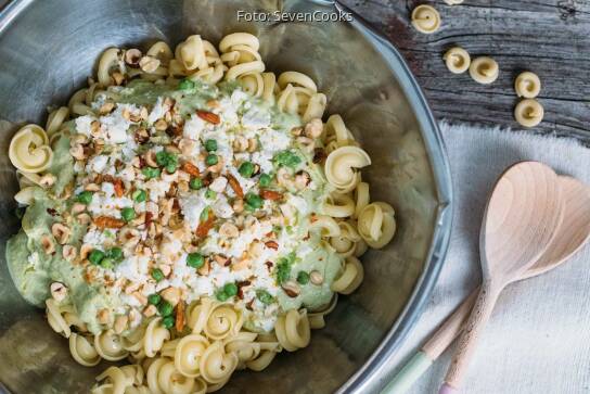 Lauwarmer Pastasalat mit Erbsendressing von SevenCooks