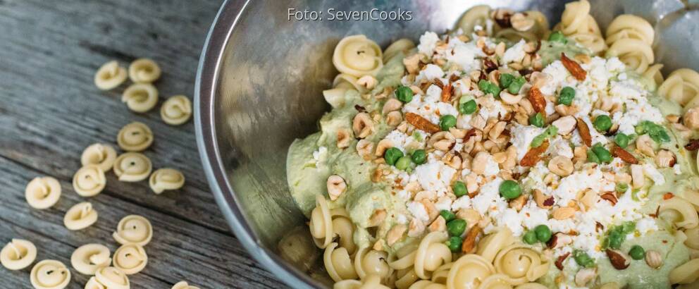 Vegetarisches Rezept: Lauwarmer Pastasalat mit Erbsendressing_2