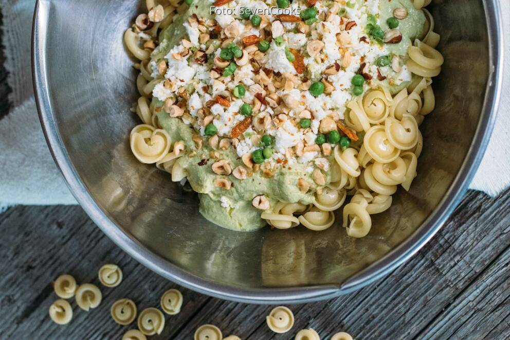 Lauwarmer Pastasalat mit Erbsendressing von SevenCooks