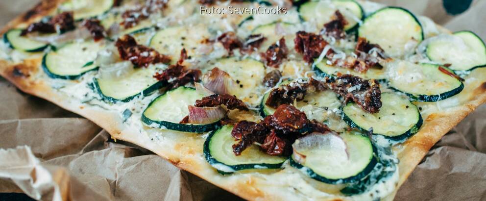 Vegetarisches Rezept: Mediterraner Flammkuchen