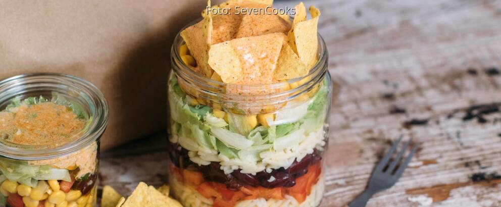 Vegetarisches Rezept: Mexikanischer Kritharaki-Nudelsalat im Glas