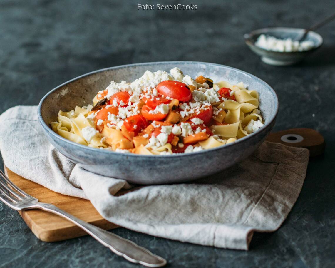Vegetarisches Rezept: Nudeln mit Tomate und Feta