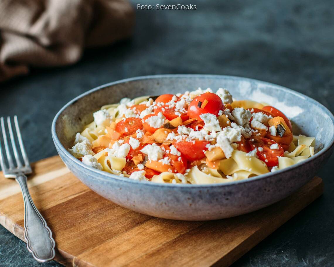 Vegetarisches Rezept: Nudeln mit Tomate und Feta
