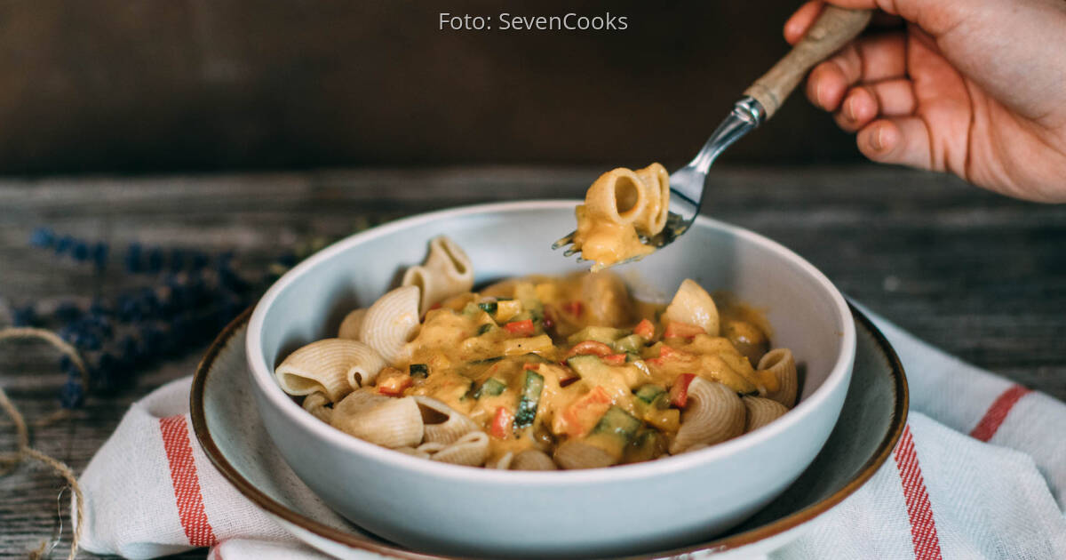 Pasta Mit Paprika Zucchini Sosse Sevencooks