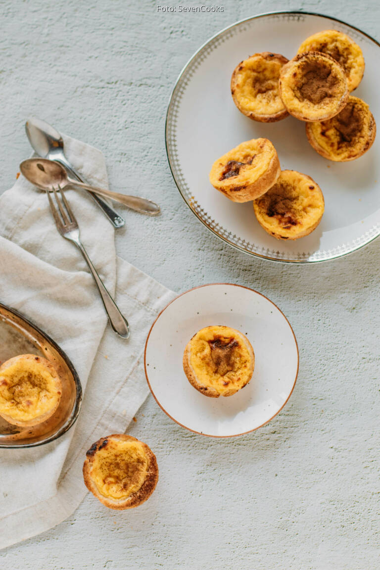 Pastéis de Nata: Portugiesische Puddingtörtchen von SevenCooks