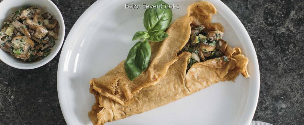 Vegetarisches Rezept: Pfannkuchen mit cremiger Champignonsauce 1