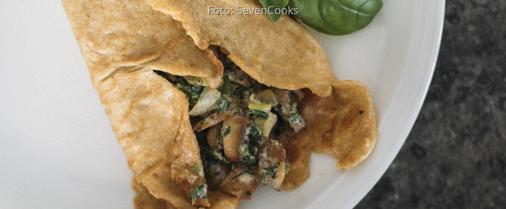 Vegetarisches Rezept: Pfannkuchen mit cremiger Champignonsauce 2