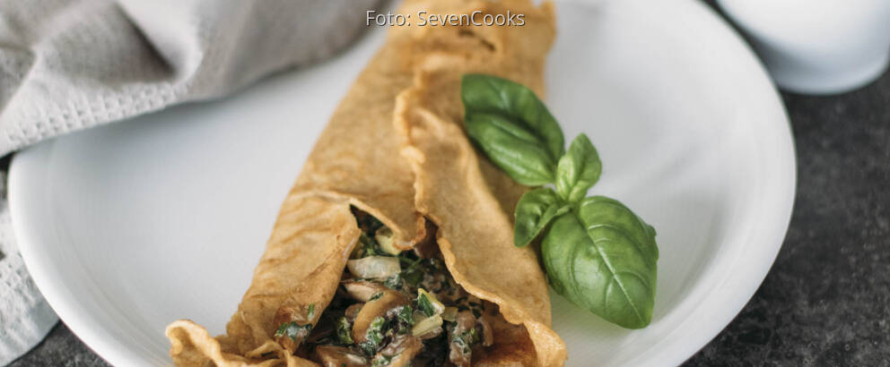 Vegetarisches Rezept: Pfannkuchen mit cremiger Champignonsauce 3