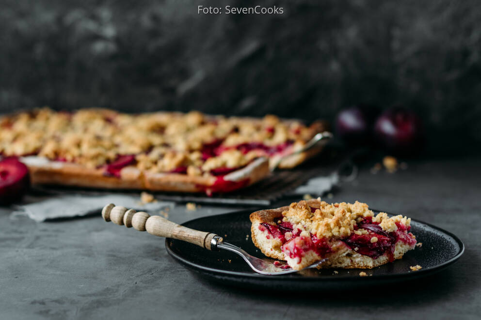 Pflaumenkuchen vom Blech mit leckeren Streuseln von SevenCooks