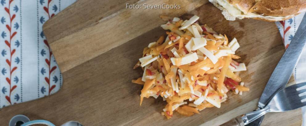 Vegetarisches Rezept: Rettich-Karotten-Salat mit Käse und Chili_2