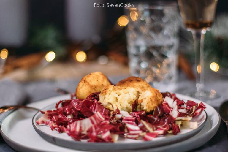 Risottoreisbällchen auf Radicchio-Bett von SevenCooks