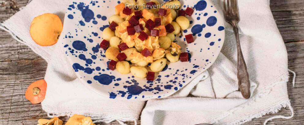 Vegetarisches Rezept: Salbei-Gnocchi mit Kürbis-Gorgonzola-Soße 3