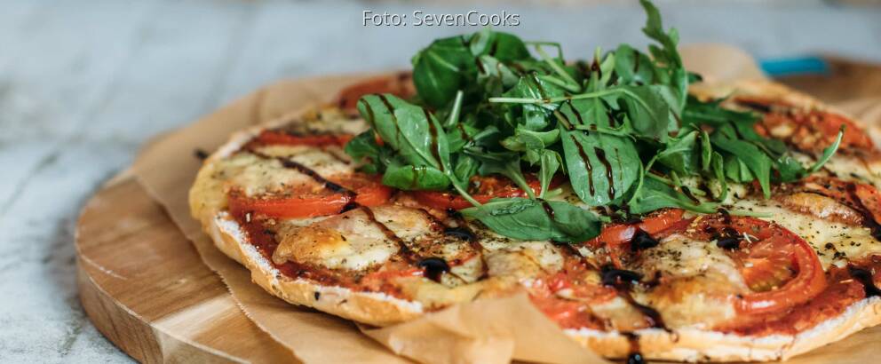 Vegetarisches Rezept: Schnelle Fladenbrotpizza Calabrese 3