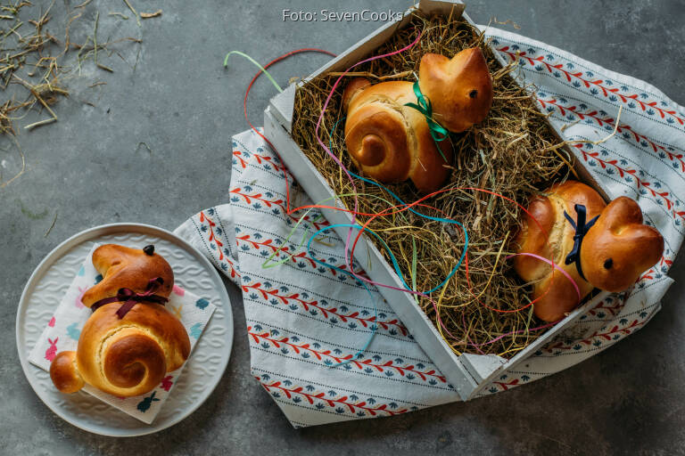Süße Hefe-Osterhasen von SevenCooks Süße Hefe-Osterhasen von SevenCooks