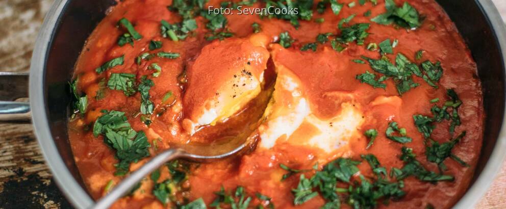 Vegetarisches Rezept: Shakshuka mit pochiertem Ei_3