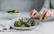 Vegetarisches Rezept: Spinat-Knödel mit gebräunter Butter und Parmesan 3