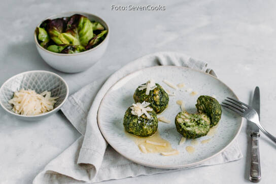 Spinatknödel mit gebräunter Butter und Parmesan von RominaCooks