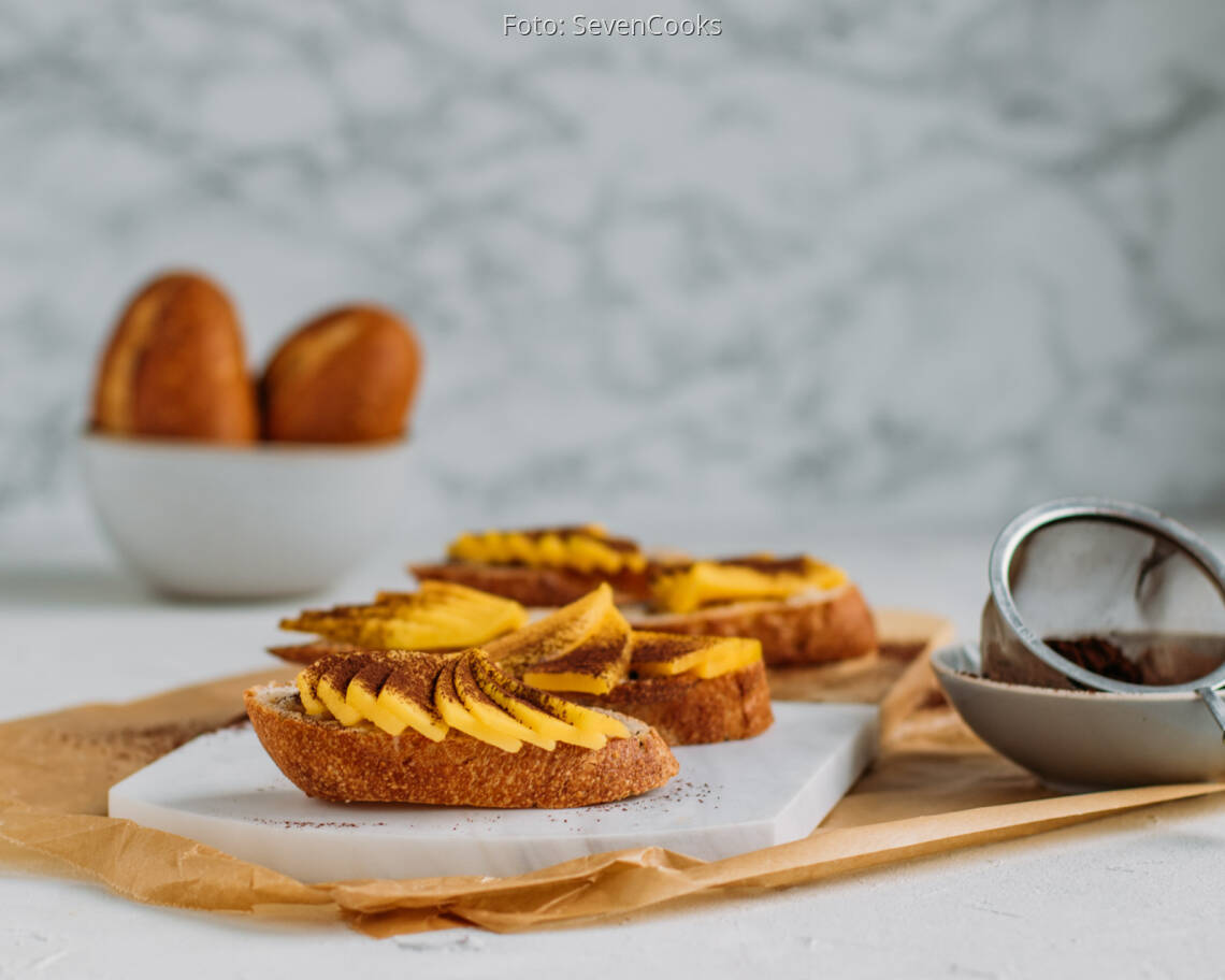 Vegetarisches Rezept: Sunny Breakfast mit Mango und Kakao