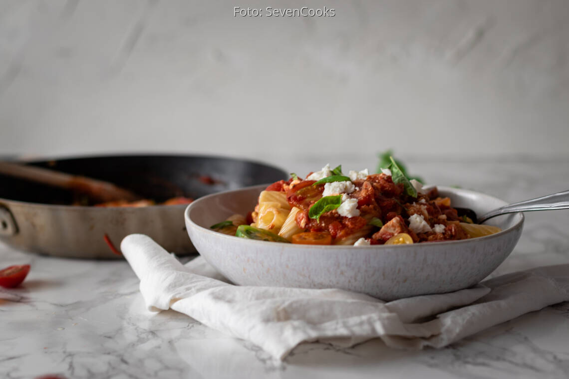 Vegetarisches Rezept: Tomaten-Feta-Family-Pasta 2