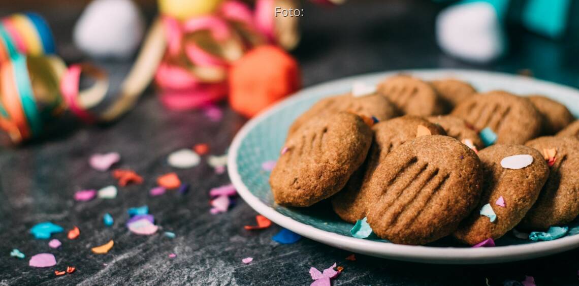 So einfach kannst du Zucker beim Backen ersetzen