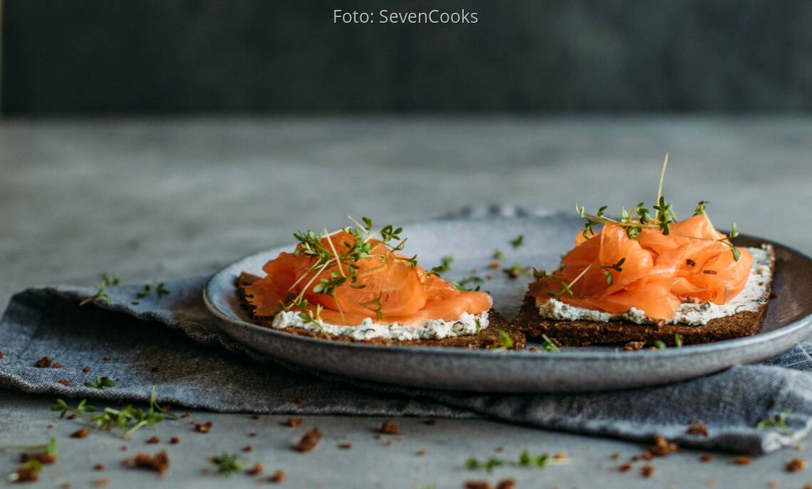 Fitnessbrot mit Lachs und Frischkäse