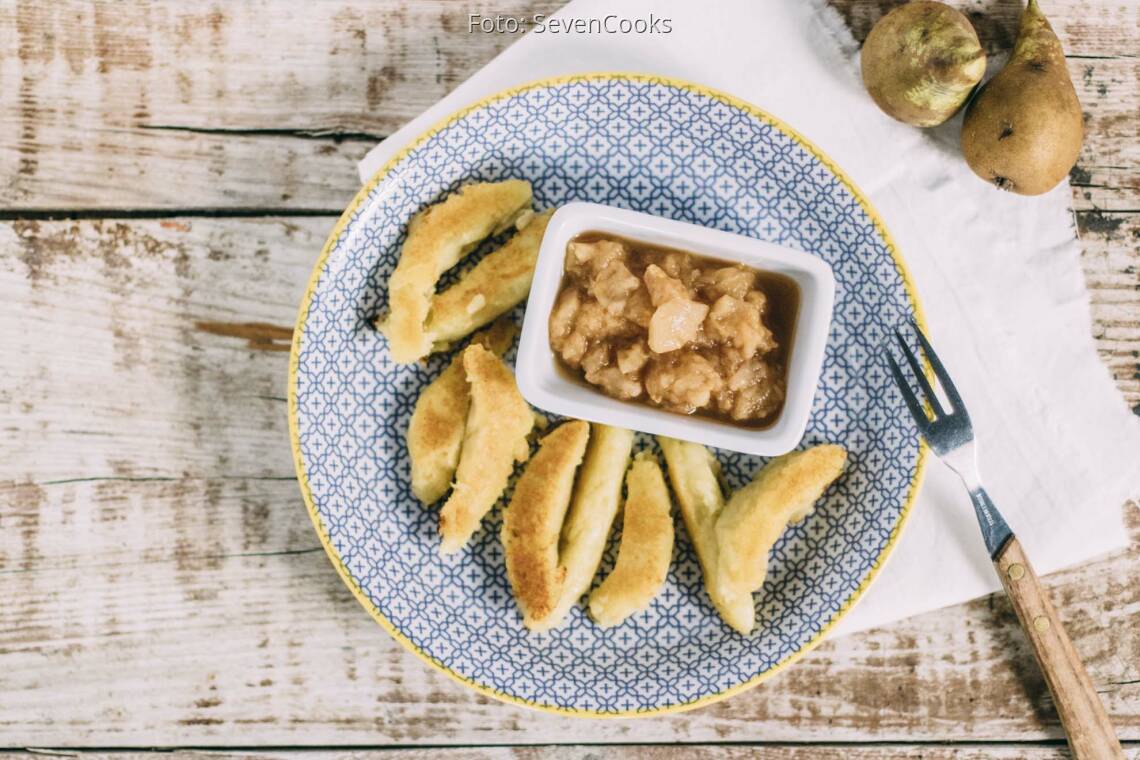 Vegane Schupfnudeln mit Apfel-Birnen-Kompott