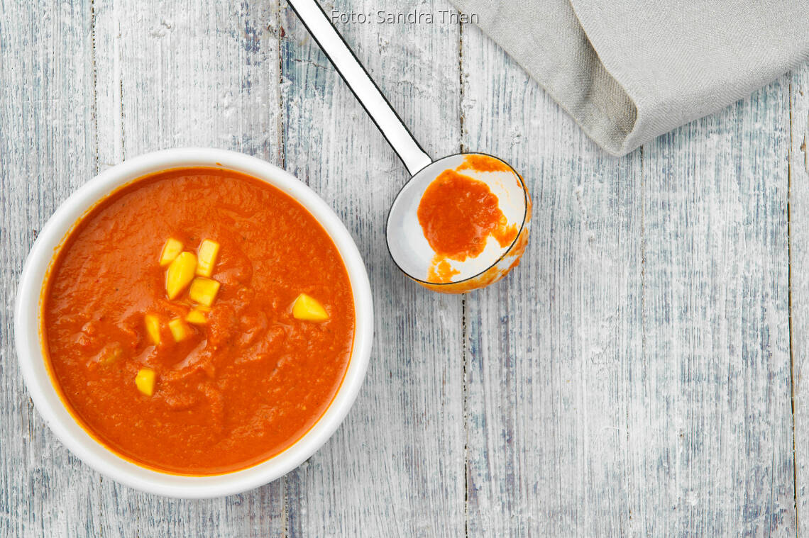 Tomaten-Mango-Suppe