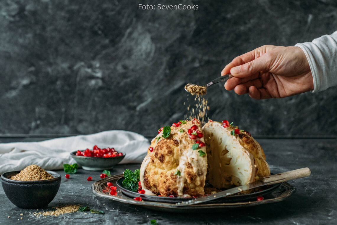 Low Carb Blumenkohl aus dem Ofen mit Mandel-Dukkah