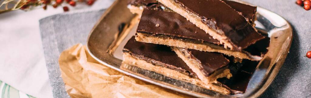 Veganes Rezept: Mandelkaramell-Schnittchen mit Schokolade_2