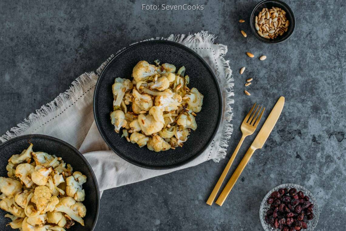 Orientalischer Blumenkohlsalat aus dem Ofen