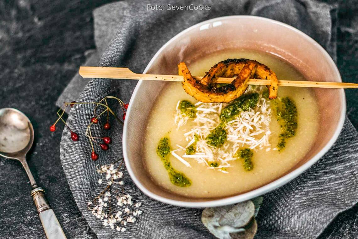 Selleriesuppe mit Tempeh-Sticks