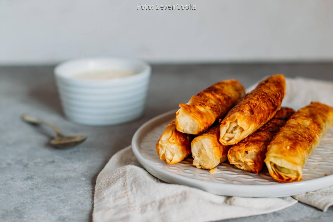 Zigarrenbörek mit Spinat und Zwiebeln