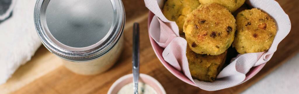 Vegetarisches Rezept: Knusprige Gemüsebällchen mit Zitronen-Remoulade_2